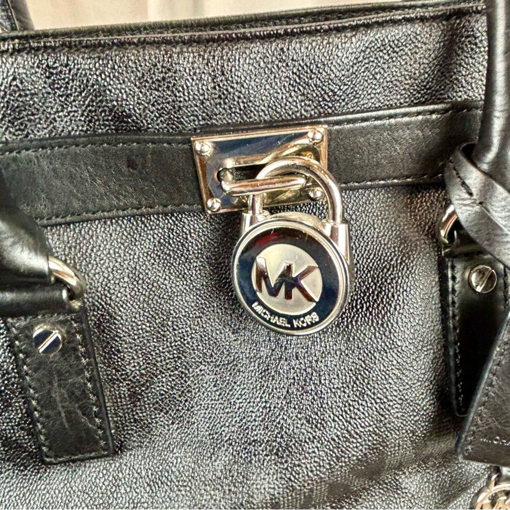 Michael Kors Hamilton Satchel in black saffiano leather - Picture 4 of 14